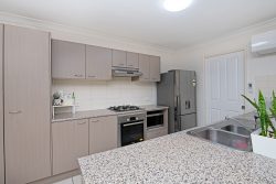 3 Melissa Cct, Kallangur QLD 4503, Australia