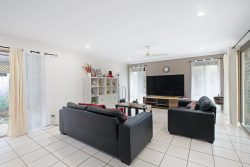 3 Melissa Cct, Kallangur QLD 4503, Australia