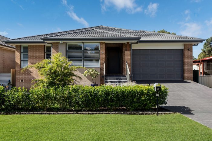 17 Rockleigh St, Wyong NSW 2259, Australia