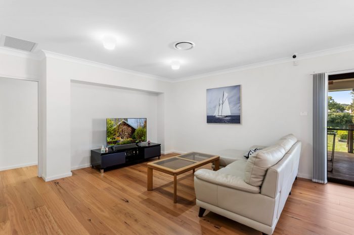 17 Rockleigh St, Wyong NSW 2259, Australia
