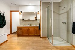 4 Sims Rd, Kinglake Central VIC 3757, Australia