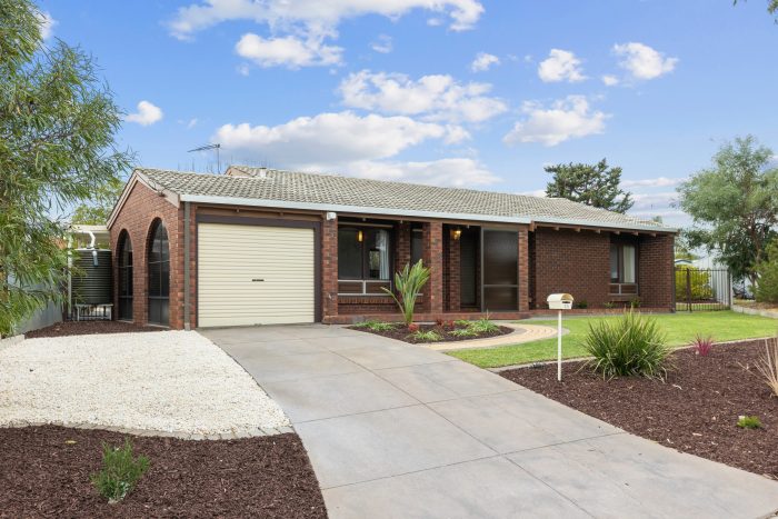 15 Robbie Dr, Reynella East SA 5161, Australia