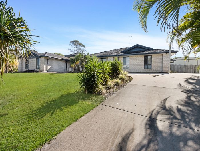 10 Golf Cres, Craignish QLD 4655, Australia