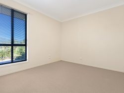 10 Golf Cres, Craignish QLD 4655, Australia