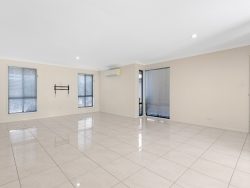 10 Golf Cres, Craignish QLD 4655, Australia