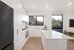 Unit 2/57 Struan Ave, Mooroolbark VIC 3138, Australia
