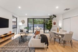 Unit 2/57 Struan Ave, Mooroolbark VIC 3138, Australia