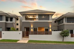 Unit 2/100 Ormsby Terrace, Mandurah WA 6210, Australia