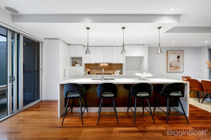Unit 2/32 Cathcart St, Maidstone VIC 3012, Australia