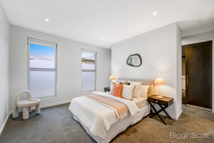 Unit 2/32 Cathcart St, Maidstone VIC 3012, Australia