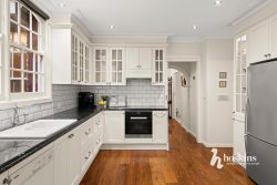10 Tallawarra Rise, Donvale VIC 3111, Australia