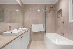 10 Tallawarra Rise, Donvale VIC 3111, Australia