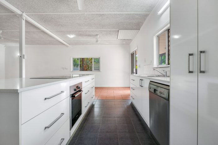 34 Thornton Cres, Moil NT 0810, Australia
