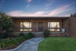 Unit 1/9 Thurralilly St, Queanbeyan East NSW 2620, Australia