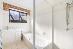 Unit 1/9 Thurralilly St, Queanbeyan East NSW 2620, Australia