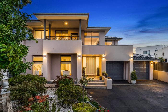9 Tucker Pl, Edensor Park NSW 2176, Australia