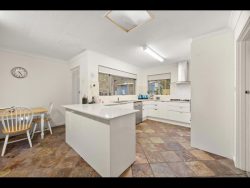 17 Tyers Rd, Roleystone WA 6111, Australia