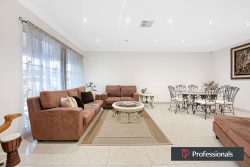 15 Wagstaff St, Edensor Park NSW 2176, Australia