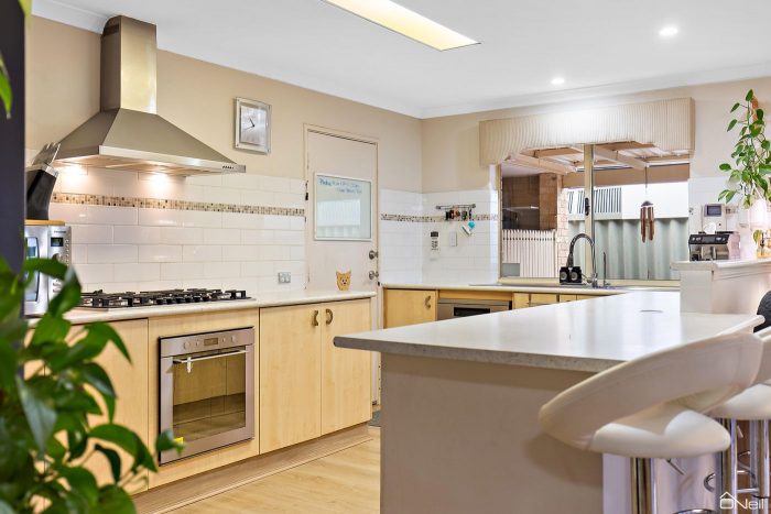 8 Waterway Cove, Seville Grove WA 6112, Australia