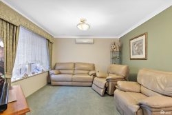 8 Waterway Cove, Seville Grove WA 6112, Australia