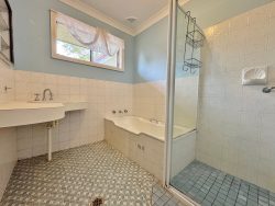 6 Watson St, Young NSW 2594, Australia