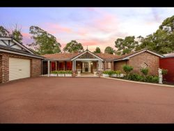 10 Welch Rd, Roleystone WA 6111, Australia