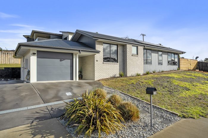 36 Whitestone Dr, Austins Ferry TAS 7011, Australia