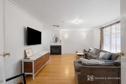 55 Jarrah St, Wodonga VIC 3690, Australia