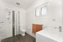 2A Moonah Ave, Saratoga NSW 2251, Australia