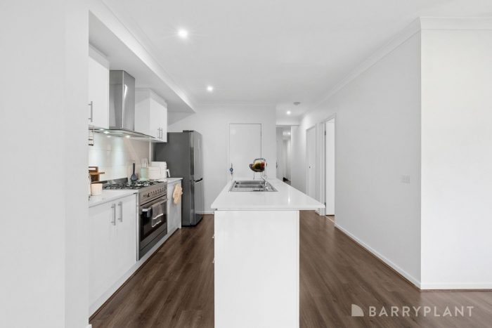 37 Agate Dr, Tarneit VIC 3029, Australia