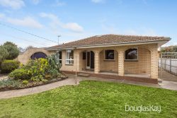 2 Berwick Ct, Sunshine West VIC 3020, Australia