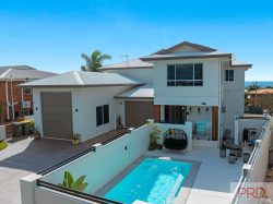 44 Booth Ave, Tannum Sands QLD 4680, Australia