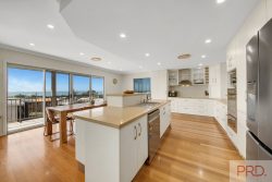 44 Booth Ave, Tannum Sands QLD 4680, Australia