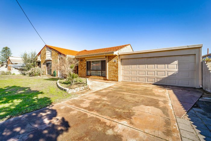 10 Braemar St, Rockingham WA 6168, Australia