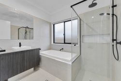 3 Denali St, White Rock QLD 4306, Australia