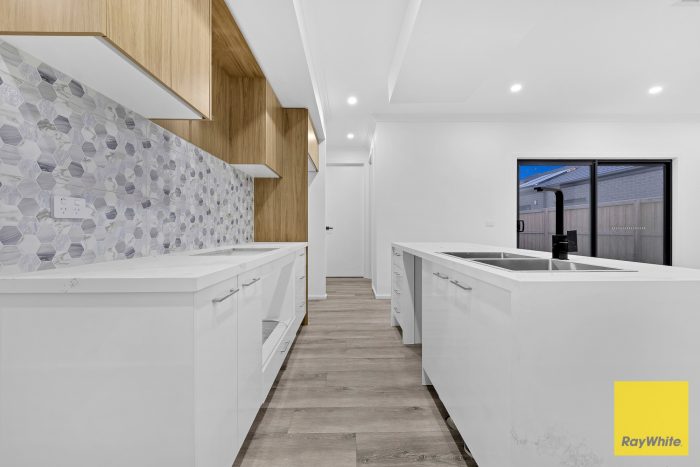 111 Centurion Ave, Tarneit VIC 3029, Australia