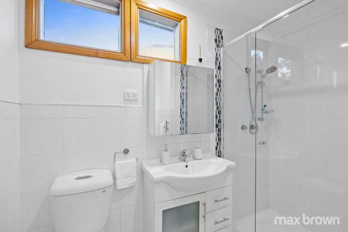 16 Warwick Rd, Montrose VIC 3765, Australia