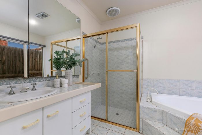 8 Chestnut Ct, Doncaster East VIC 3109, Australia