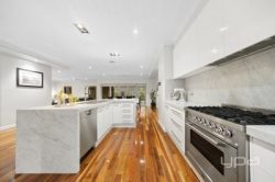20 Coco Cct, Point Cook VIC 3030, Australia