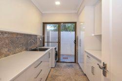 9 Harry King Ave, Dunsborough WA 6281, Australia