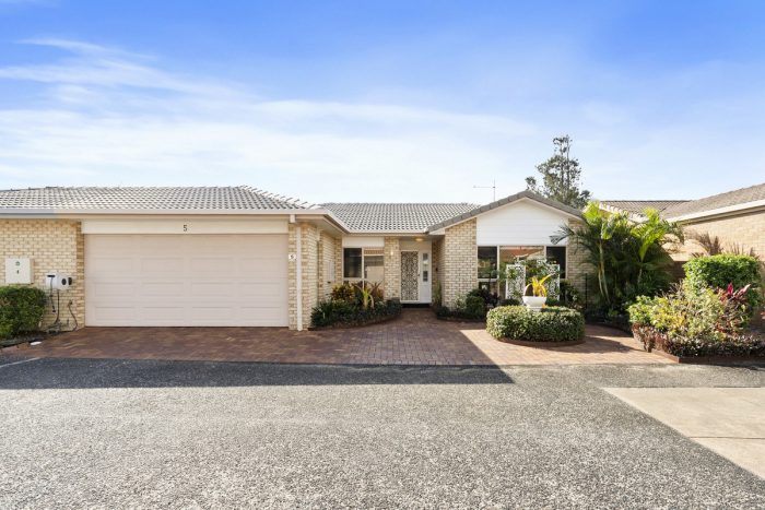 Unit 5/1 Advocate Pl, Banora Point NSW 2486, Australia