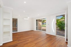 5 Forestgum Grove, Regents Park QLD 4118, Australia