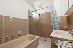 10 Fuller Cres, Elizabeth East SA 5112, Australia