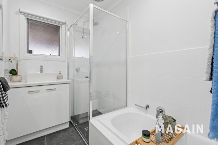 12 David Cres, Christie Downs SA 5164, Australia