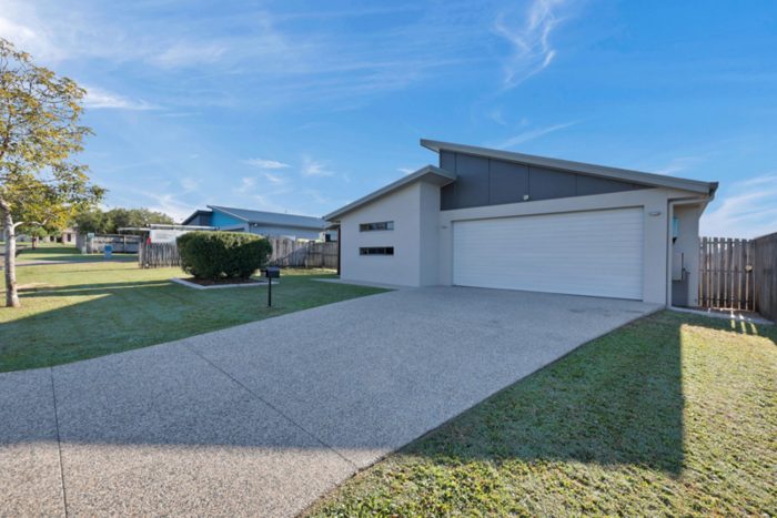 7 Marjorie St, Walkerston QLD 4751, Australia