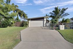 10 Dustwill St, Eimeo QLD 4740, Australia