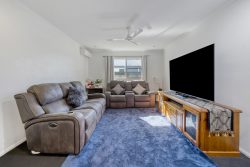 66 Makybe Diva Dr, Ooralea QLD 4740, Australia