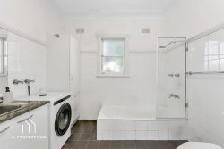 42 Hobart Ave, Umina Beach NSW 2257, Australia