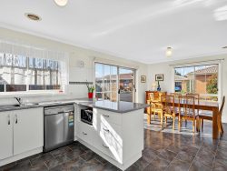 Unit 5/24 Carmell Dr, Warrnambool VIC 3280, Australia