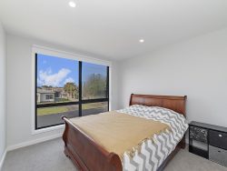 17 Hood St, Dennington VIC 3280, Australia